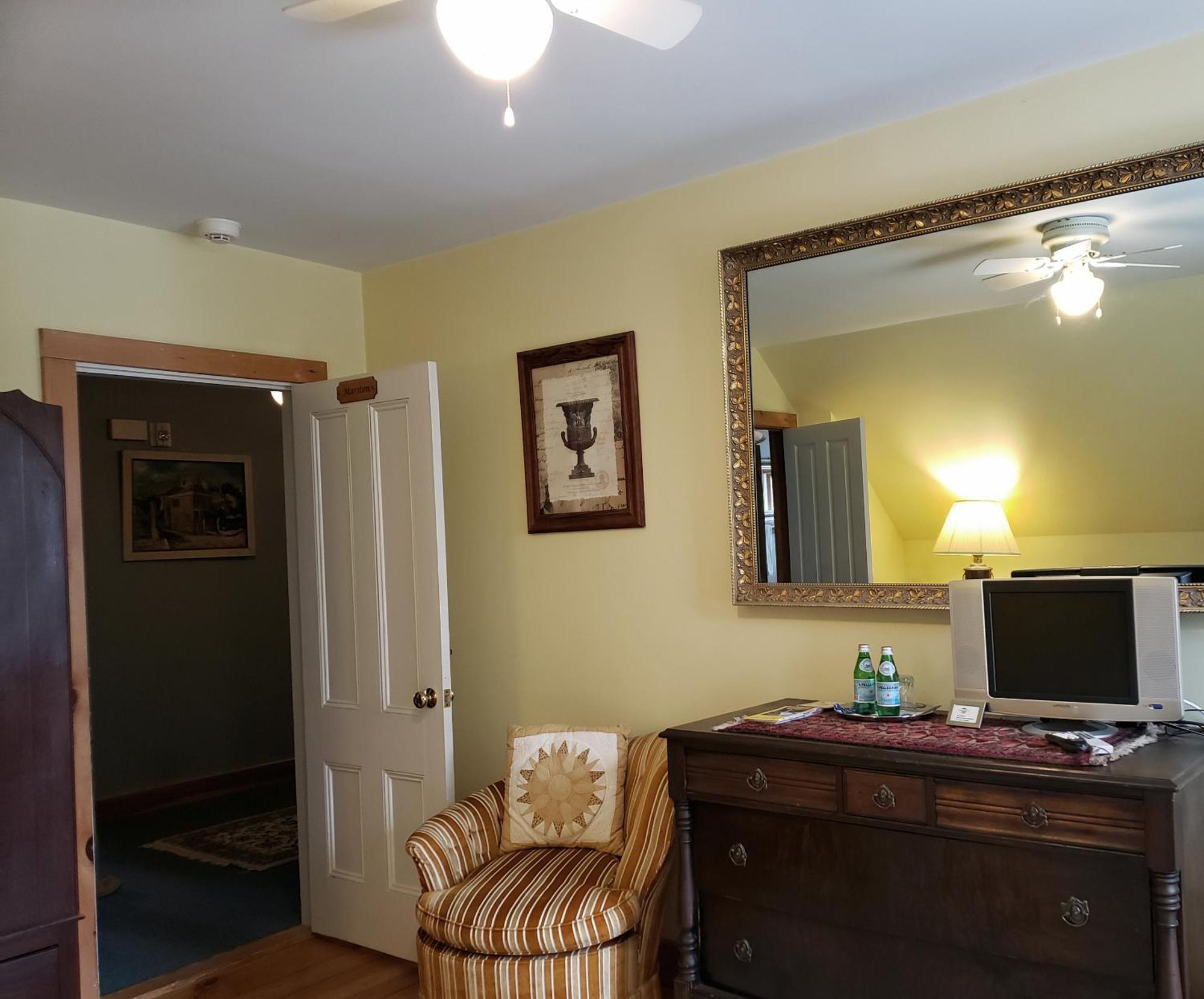 Highland Lake Inn Andover Room photo