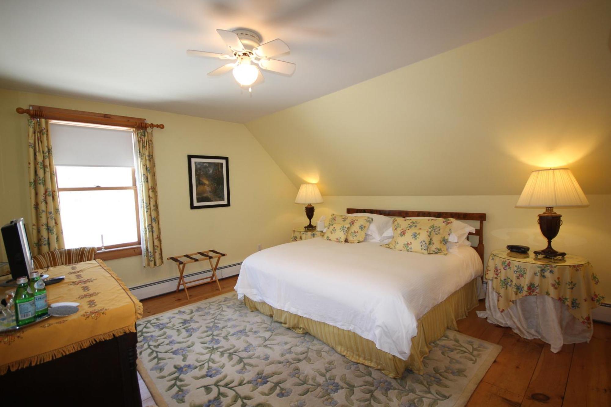 Highland Lake Inn Andover Room photo